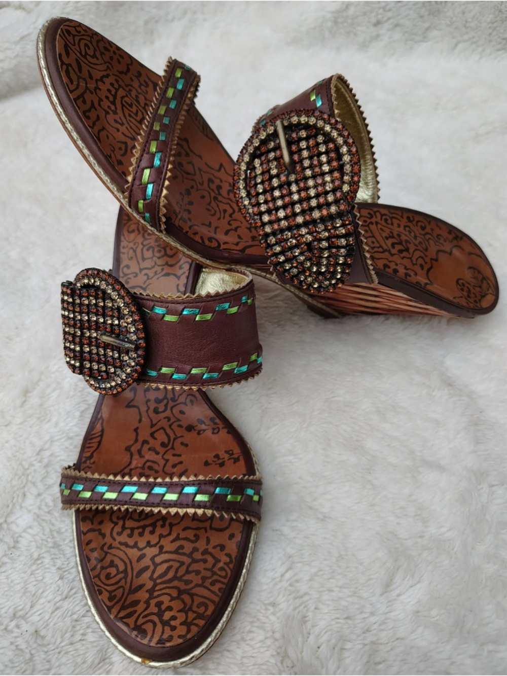 Vicini Women Sandals Woven Bamboo Wedge Heels Leather And Rhinestone Sz 37.5 .